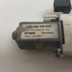 MOTOR ELEVALUNAS DELANTERO DERECHO 123483