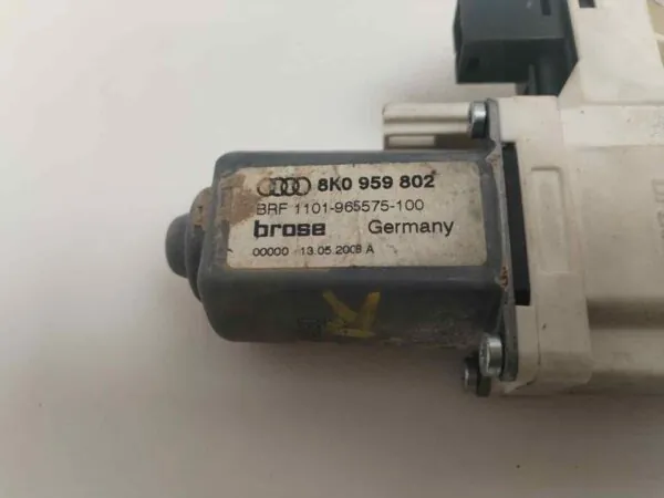 MOTOR ELEVALUNAS DELANTERO DERECHO 123483