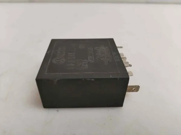 CAJA RELES / FUSIBLES 123174