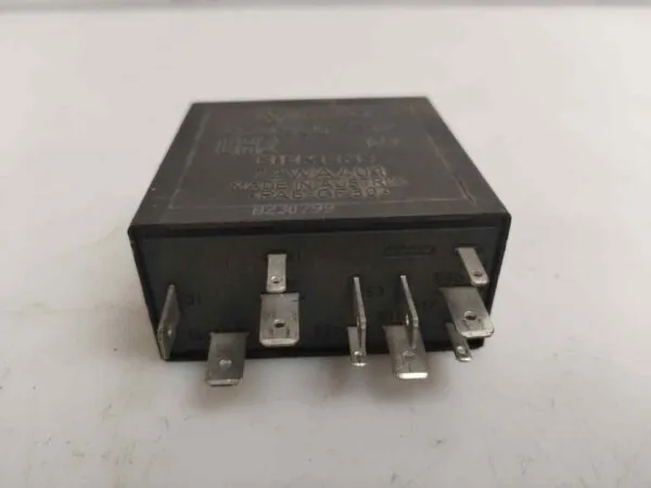 CAJA RELES / FUSIBLES 123174