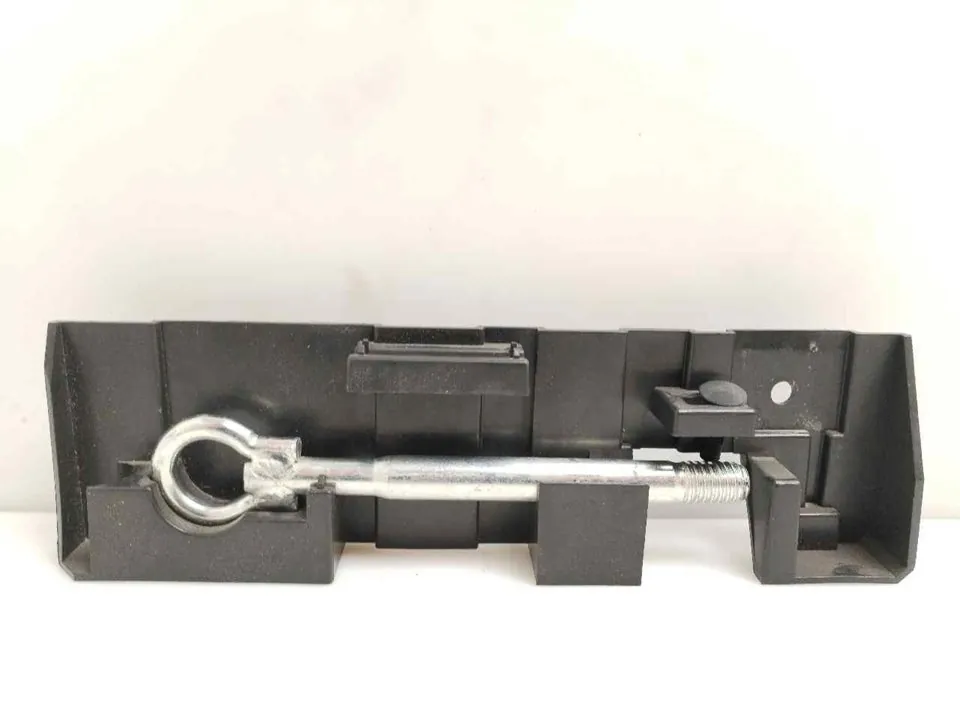 LLAVE RUEDA 123819