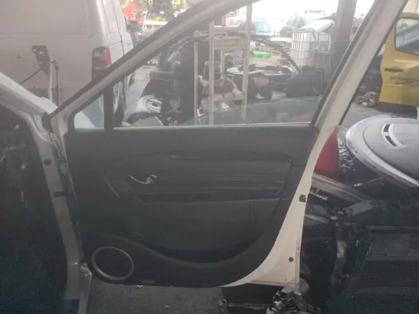 PUERTA DELANTERA DERECHA 124944