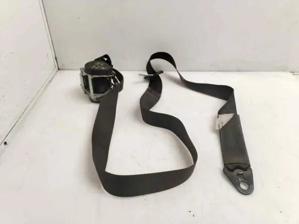 CINTURON SEGURIDAD DELANTERO DERECHO 124237