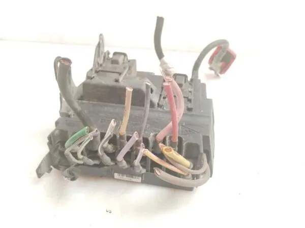 CAJA RELES / FUSIBLES 124143