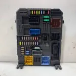 CAJA RELES / FUSIBLES 124781
