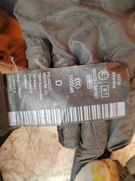 CINTURON SEGURIDAD DELANTERO DERECHO 119705