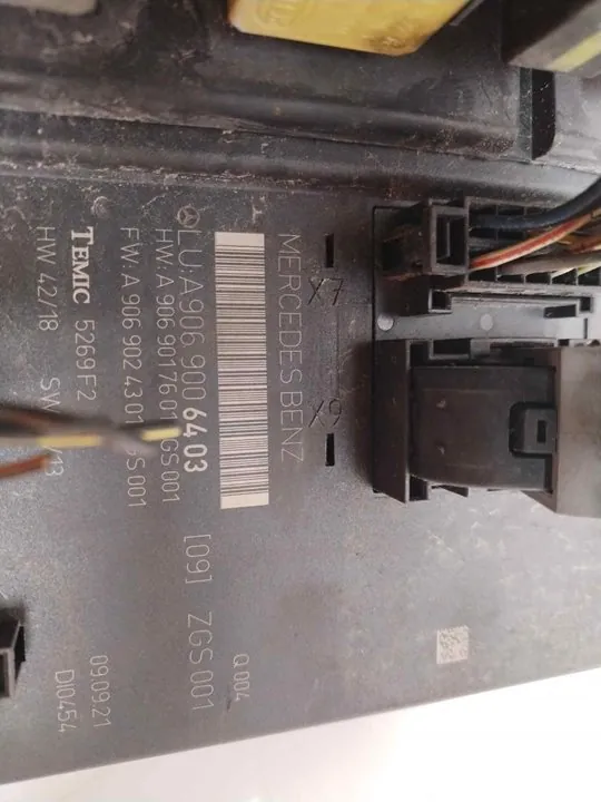CAJA RELES / FUSIBLES 124340