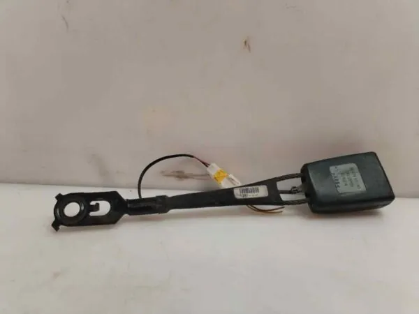 ENGANCHE CINTURON DELANTERO DERECHO 124486
