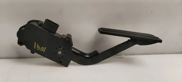 PEDAL ACELERADOR 124982