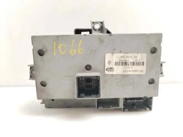 CAJA RELES / FUSIBLES 124324