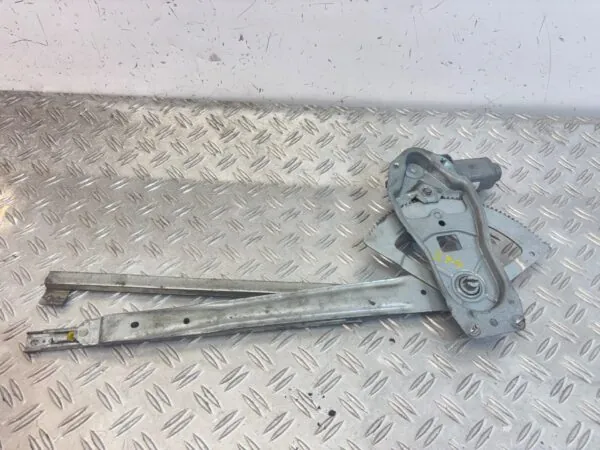 ELEVALUNAS DELANTERO IZQUIERDO 125064