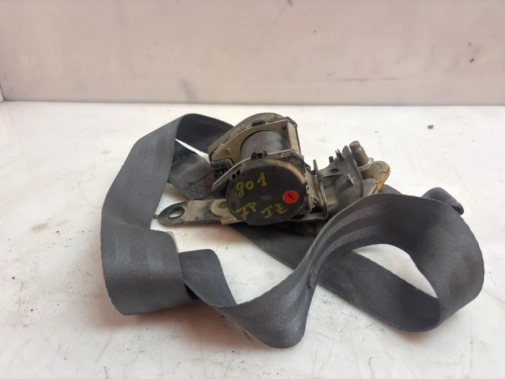 CINTURON SEGURIDAD TRASERO DERECHO 124829