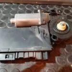 MOTOR ELEVALUNAS DELANTERO DERECHO 124524