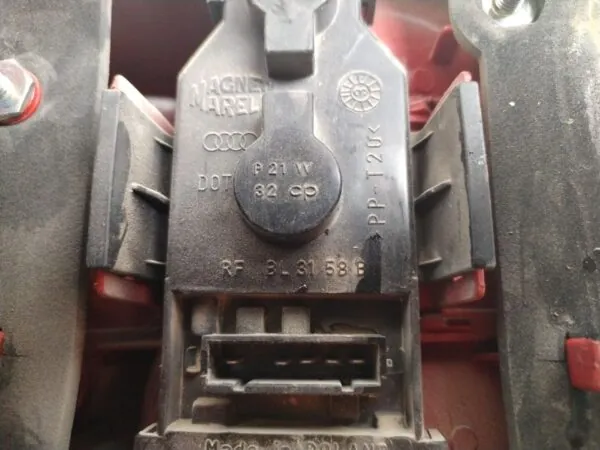 PILOTO TRASERO DERECHO 125188