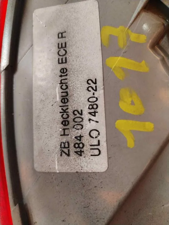 PILOTO TRASERO DERECHO 124567