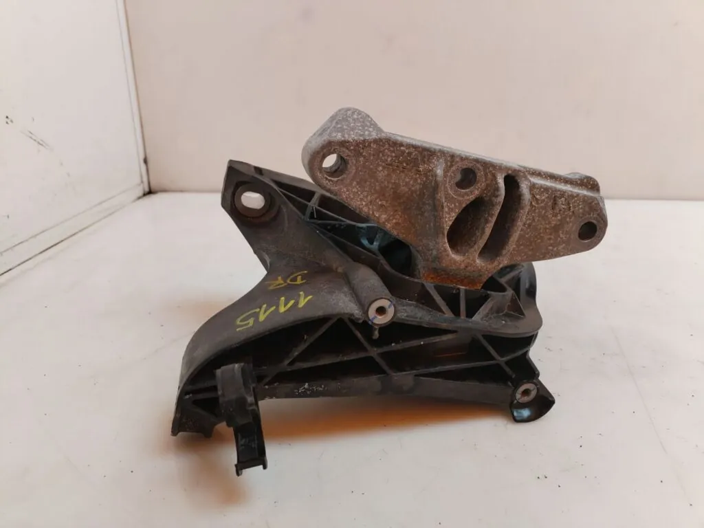 SOPORTE MOTOR 125700