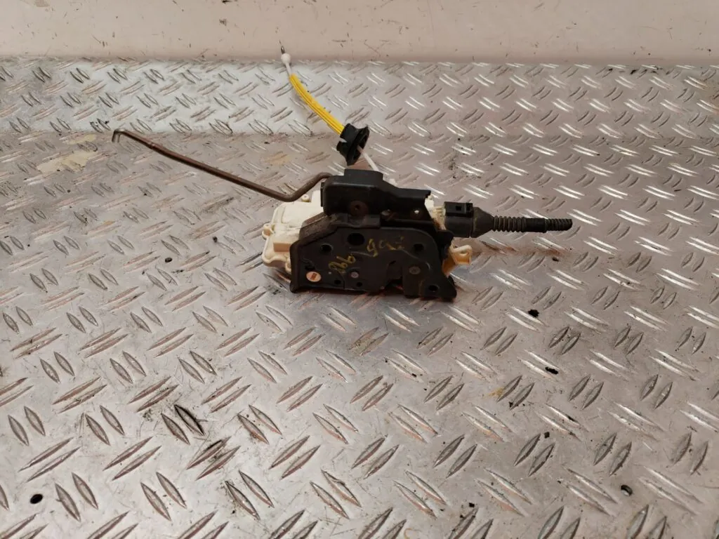 CERRADURA PUERTA DELANTERA DERECHA 126107