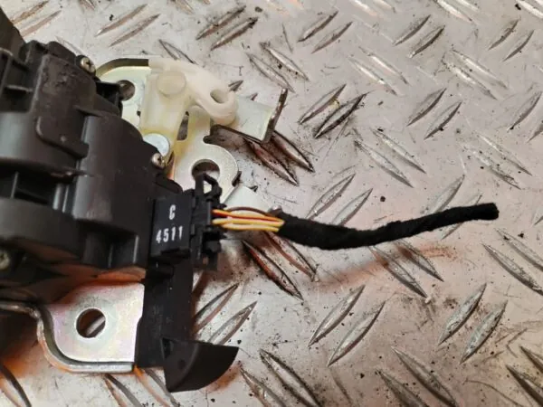 CERRADURA MALETERO / PORTON 126108
