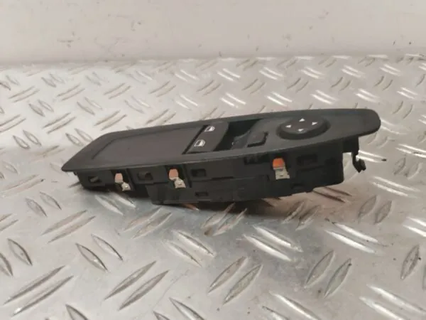 MANDO ELEVALUNAS DELANTERO IZQUIERDO 126203