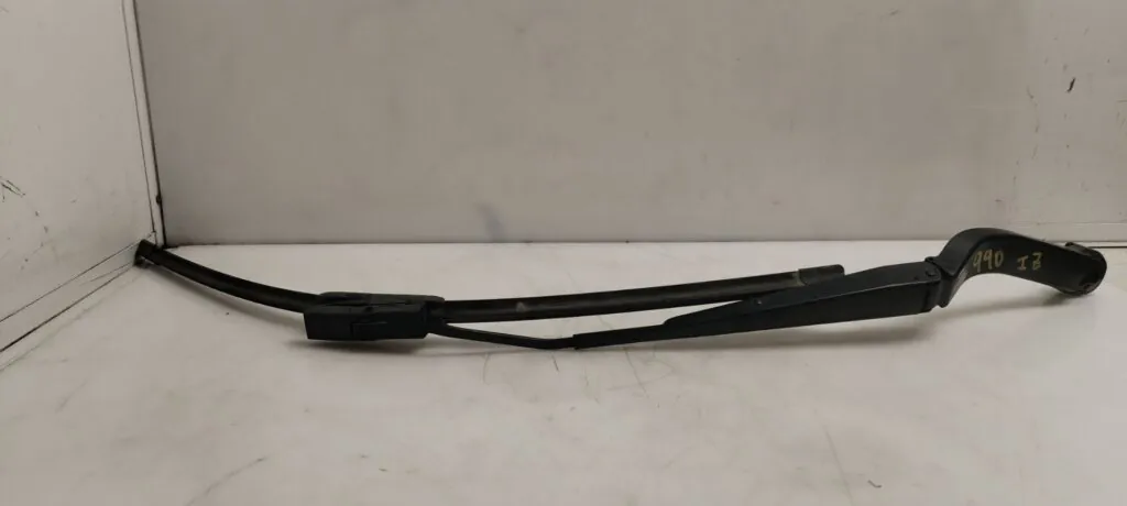 BRAZO LIMPIA DELANTERO IZQUIERDO 125677