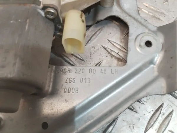 ELEVALUNAS DELANTERO IZQUIERDO 125919