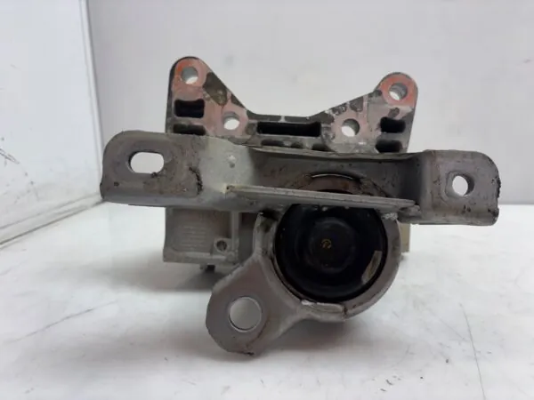 SOPORTE MOTOR IZQUIERDO 125640