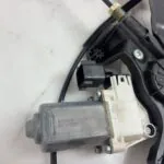 ELEVALUNAS DELANTERO IZQUIERDO 125643