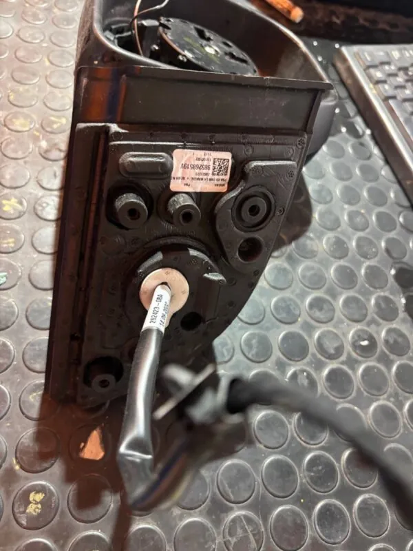 RETROVISOR IZQUIERDO 125906
