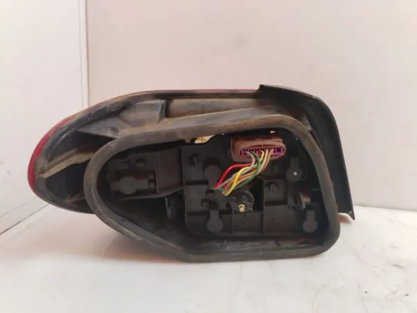 PILOTO TRASERO DERECHO 125757
