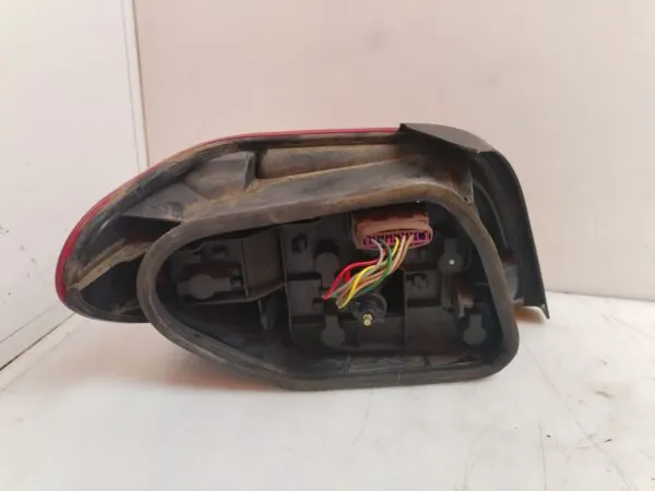 PILOTO TRASERO DERECHO 125757