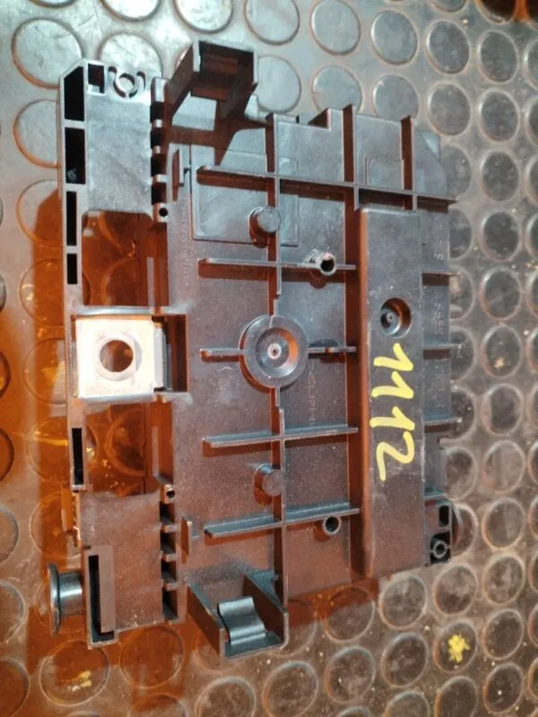 CAJA RELES / FUSIBLES 126157