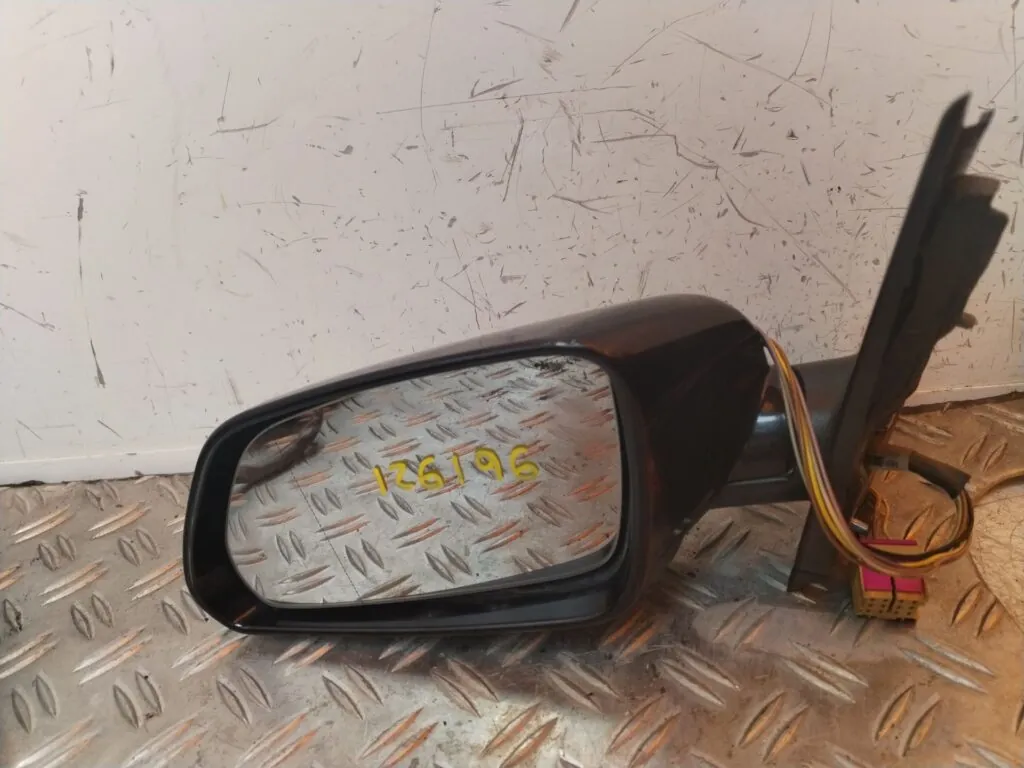 RETROVISOR IZQUIERDO 126196
