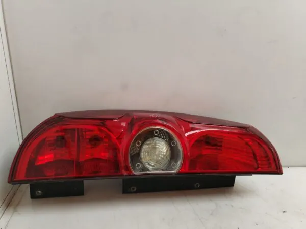 PILOTO TRASERO IZQUIERDO 125827