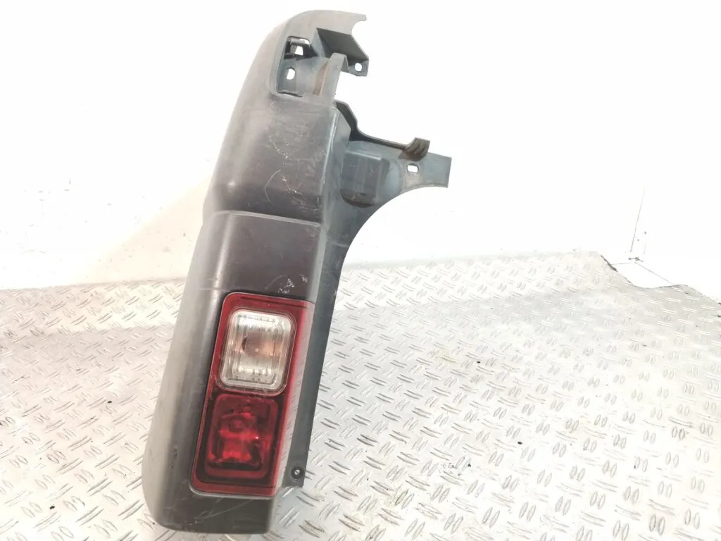 PILOTO TRASERO DERECHO PARAGOLPES 125080