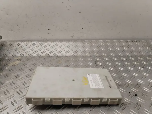 CAJA RELES / FUSIBLES 126137