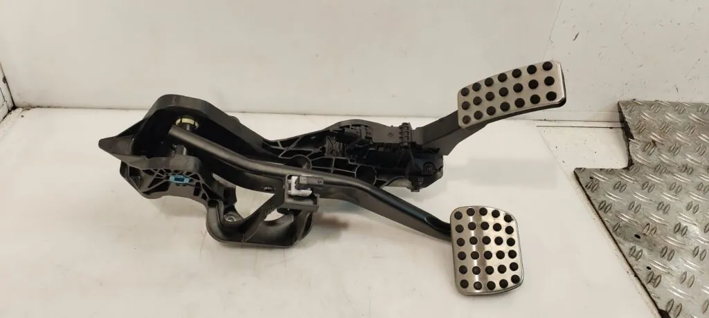 POTENCIOMETRO PEDAL 125558