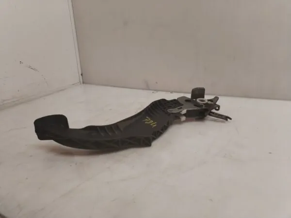 PEDAL EMBRAGUE 125349