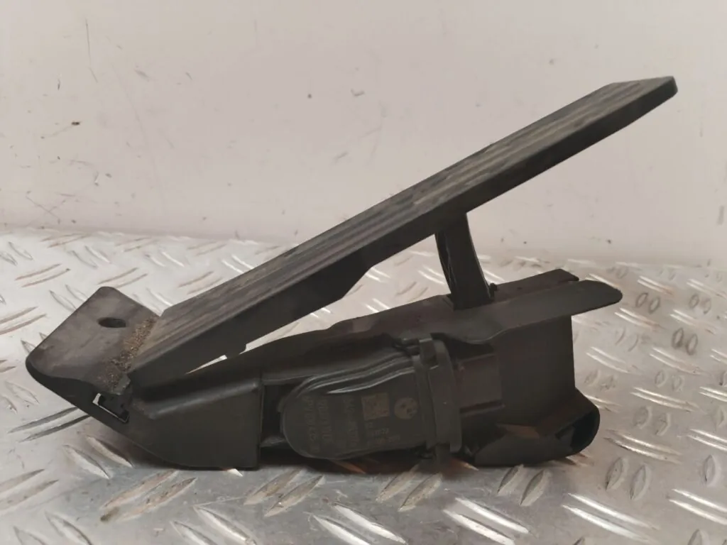 PEDAL ACELERADOR 126231