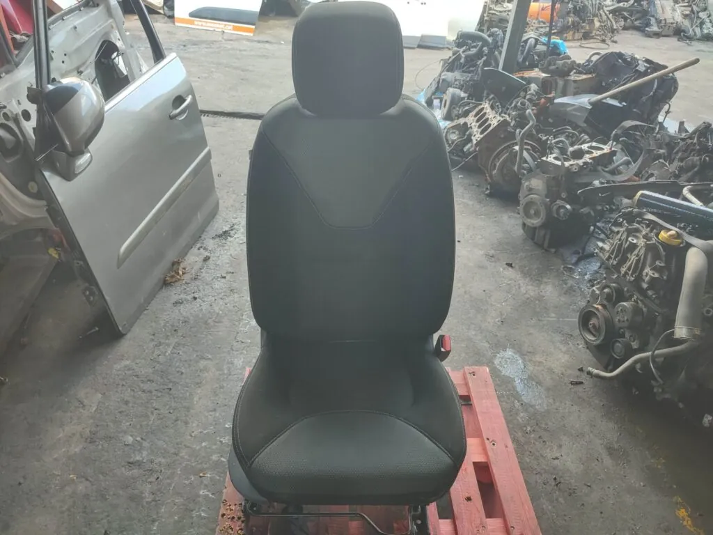 ASIENTO DELANTERO DERECHO 125850