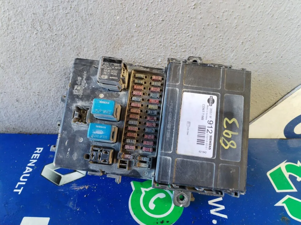 CAJA RELES / FUSIBLES 126289