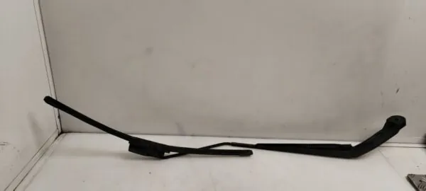 BRAZO LIMPIA DELANTERO DERECHO 125681