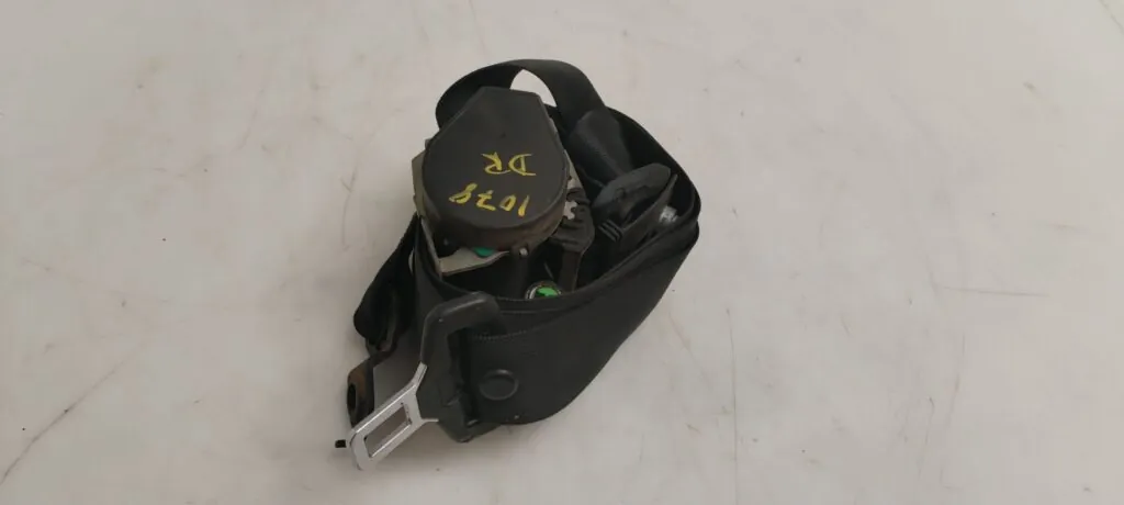 CINTURON SEGURIDAD DELANTERO DERECHO 125470