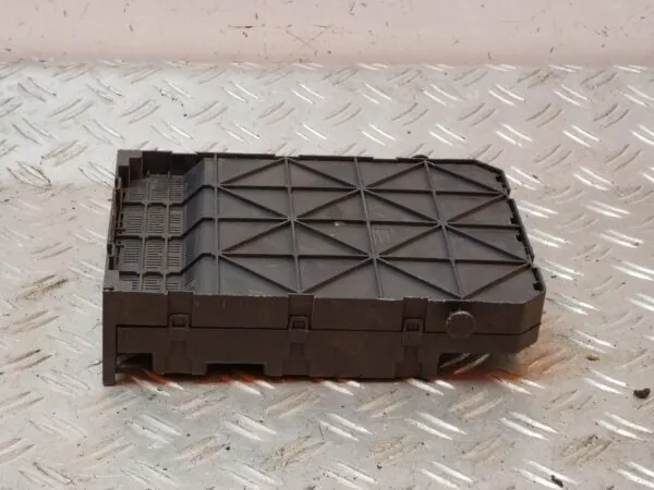 CAJA RELES / FUSIBLES 126161