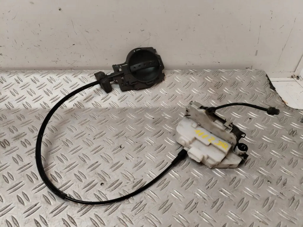 CERRADURA PUERTA DELANTERA DERECHA 126333