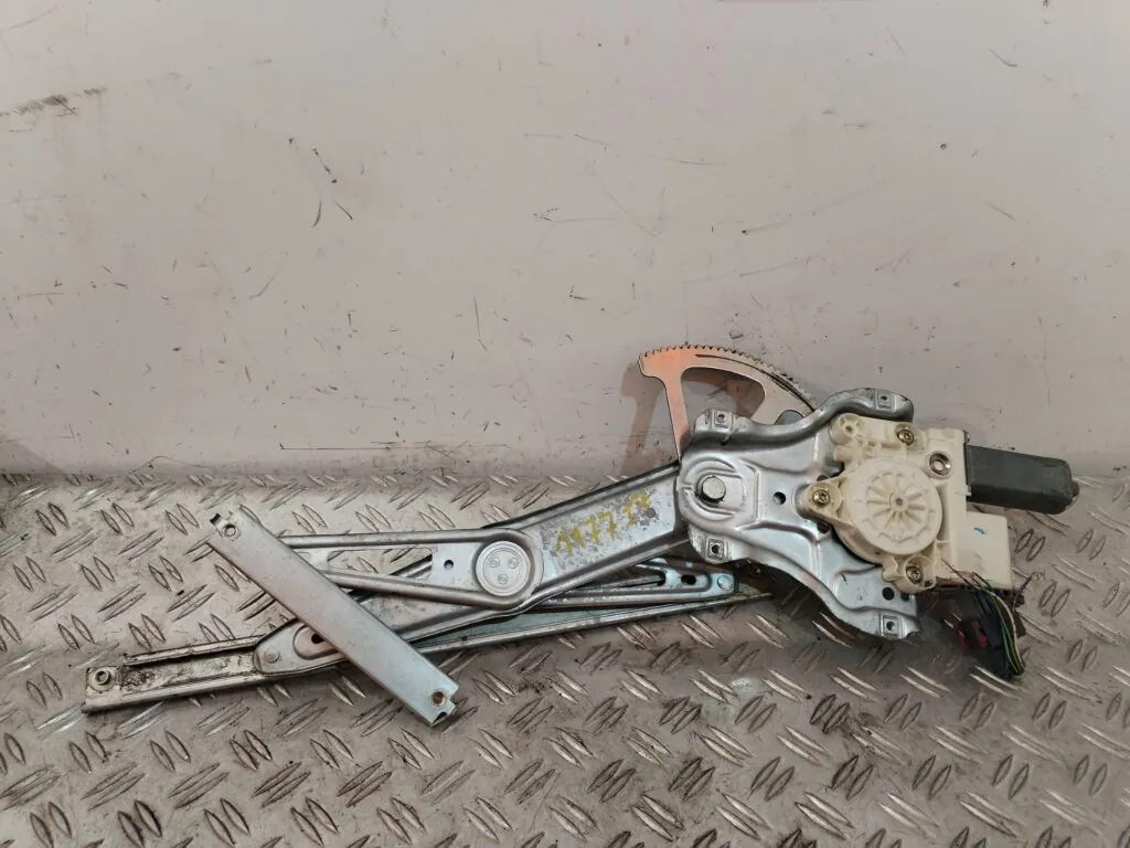ELEVALUNAS DELANTERO IZQUIERDO 127053