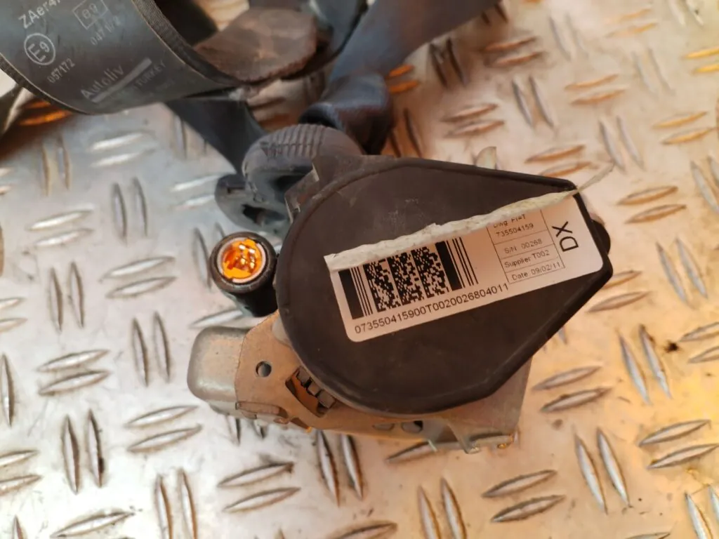 CINTURON SEGURIDAD DELANTERO DERECHO 127043