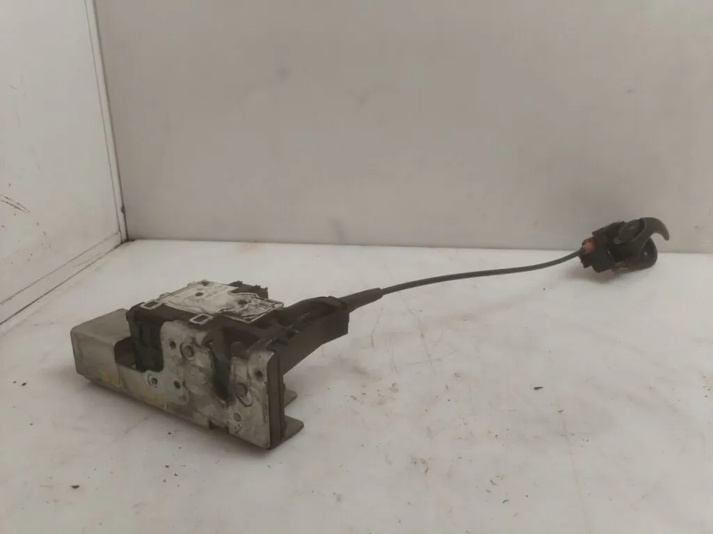 CERRADURA PUERTA DELANTERA DERECHA 125804