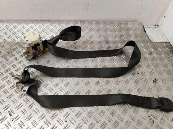 CINTURON SEGURIDAD DELANTERO DERECHO 127210