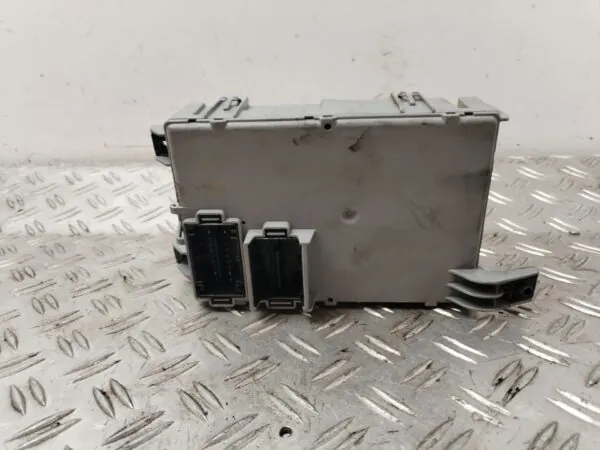 CAJA RELES / FUSIBLES 126901