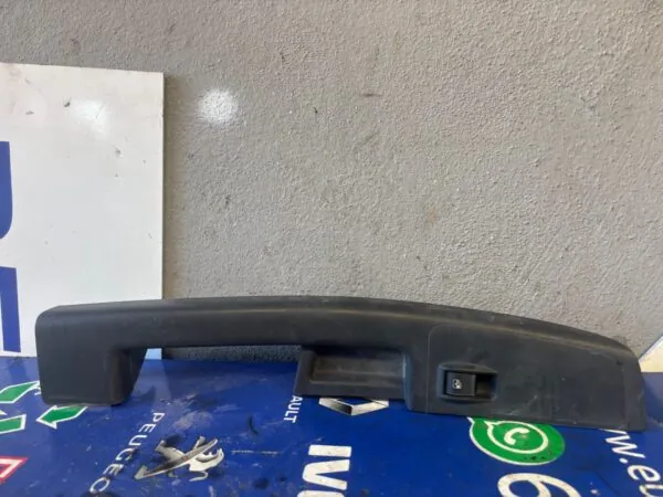 MANDO ELEVALUNAS DELANTERO DERECHO 126357